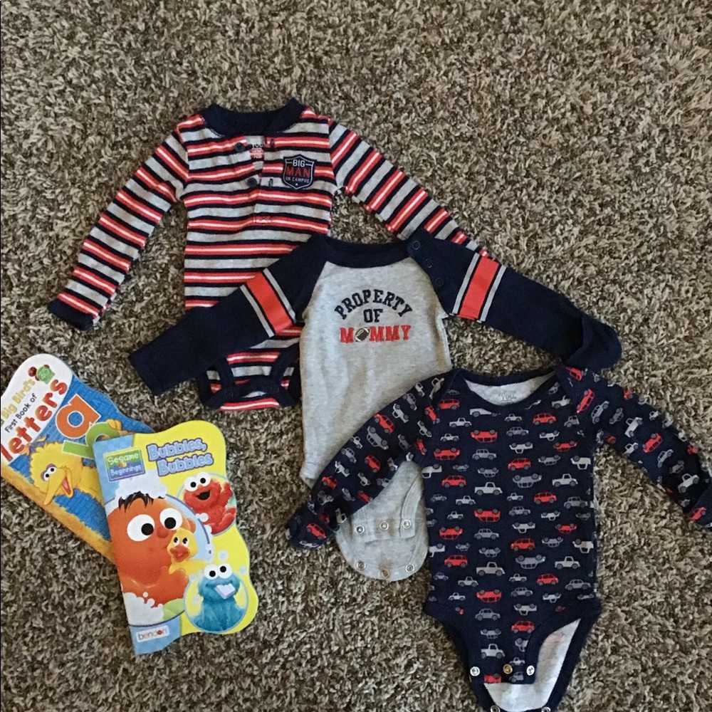 Carter’s newborn 3-piece onesie package